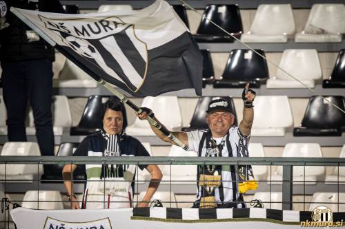 Na tribunah Fazanerije. Na tribunah Fazanerije.