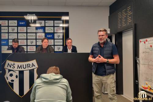 Knut Schulz (desno) se je na občnem zboru predstavil članom kluba.