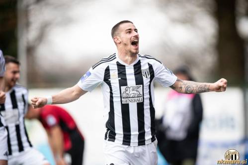 Dario Vizinger je s štirinajstimi doseženimi zadetki drugi strelec Prve lige Telemach v sezoni 2024/2025. Skupno je dosegel 15 zadetkov (14 v prvenstvu in 1 v pokalu). Dario Vizinger je s štirinajstimi doseženimi zadetki drugi strelec Prve lige Telemach v sezoni 2024/2025. Skupno je dosegel 15 zadetkov (14 v prvenstvu in 1 v pokalu).