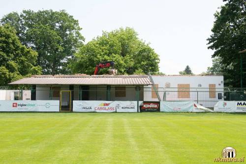 Rušenje nekdanjih slačilnic. Rušenje nekdanjih slačilnic.