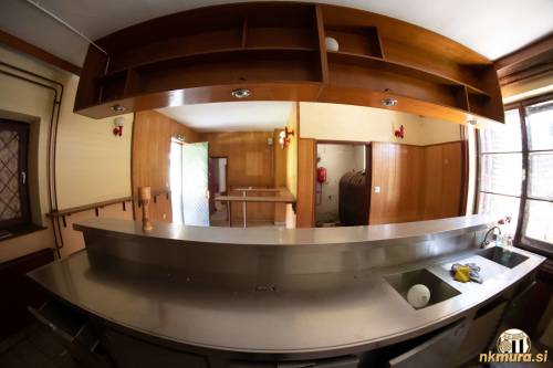 Rušenje nekdanjih slačilnic. Rušenje nekdanjih slačilnic.