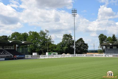 Pogled na gradbišče. Pogled na gradbišče.