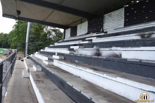 V sektorju kjer so bili nastanjeni Black Gringosi ni več sedežev. V sektorju kjer so bili nastanjeni Black Gringosi ni več sedežev.