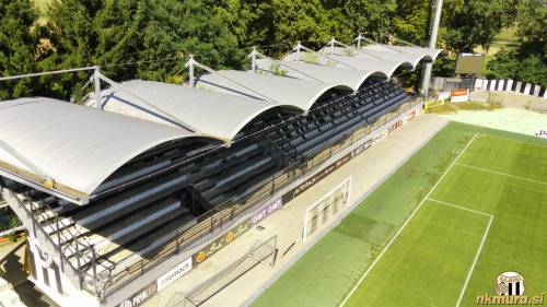 Severna tribuna. Severna tribuna.