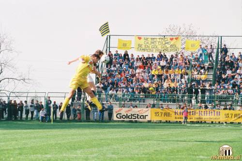 Žuti Marki na severni tribuni 28. aprila 1996.