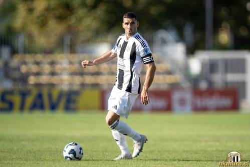 Nino Kouter v eni izmed akcij Mure na tekmi proti Kopru. Nino Kouter v eni izmed akcij Mure na tekmi proti Kopru.