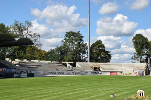 Pogled na gradnjo severozahodne tribune.