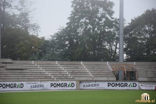 Severozahodna tribuna.