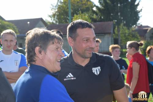 Skupinska fotografija obeh trenerjev - Franc Gorza in Ivan Kurtušić.