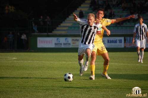 Dvoboj dveh kapetanov, Darjana Slavica in Zorana Pavlovića. Dvoboj dveh kapetanov, Darjana Slavica in Zorana Pavlovića.