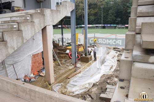 Gradbišče za tribuno.