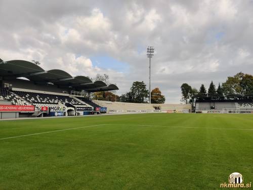 Nova tribuna v kontekstu celotnega stadiona. Nova tribuna v kontekstu celotnega stadiona.
