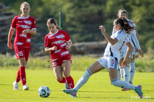Dvoboj Lane Jakšič in Nuše Štumberger. Dvoboj Lane Jakšič in Nuše Štumberger.