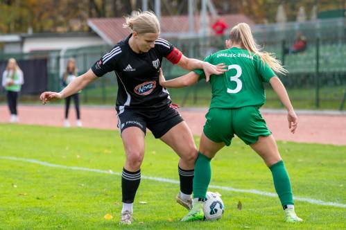 Kapetanka Lea Dolinar in Brina Omejec-Židan. Kapetanka Lea Dolinar in Brina Omejec-Židan.