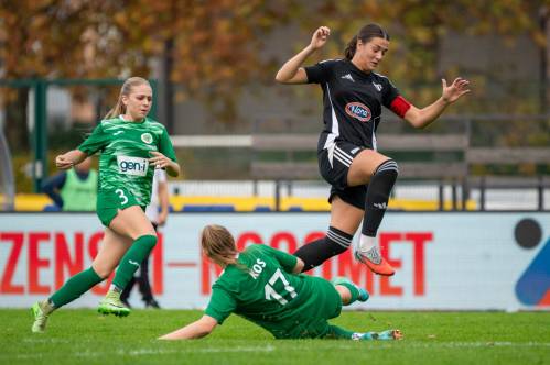 Marcela Kos zaustavlja Ano Milović. Marcela Kos zaustavlja Ano Milović.