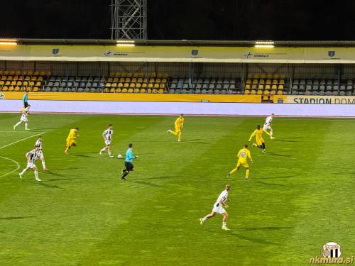 Alen Korošec v iskanju Luke Bobičanca (zgoraj) in Žana Petroviča (spodaj).