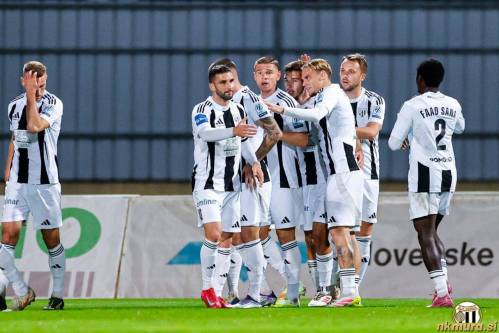 Veselje murašev po doseženem zadetku proti Domžalam.