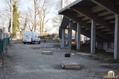 Priprave na montažo strehe.