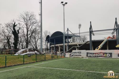 Gradbišče z zadnje strani.