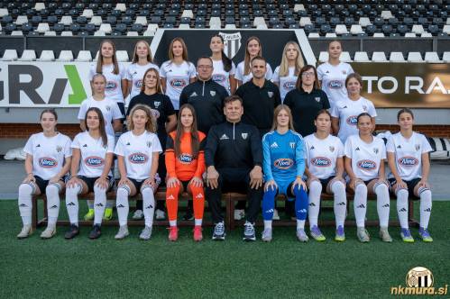 Ženska ekipa U17 jeseni 2025. Zgornja vrsta: Luša Berendijaš, Živa Ribaš, Angelina Brčerević, Alja Škaper, Nella Gjergjek. Marij Branšperger, Eva Duh. Srednja vrsta: Tinkara Klobasa, Sara Kramberger (tehnični vodja), Valter Gjergjek (trener), Aleksandar Pejčić (pomočnik trenerja), Bojana Škaper Mertelj (tehnični vodja), Kaja Žnuderl. Spodnja vrsta: Lana Kavaš, Nena Časar, Alina Halas, Ariana Kovačič, Robert Berendijaš (glavni trener), Lana Kramberger , Tanit Tia Šnofl, Teja Horvat, Sara Žabota.