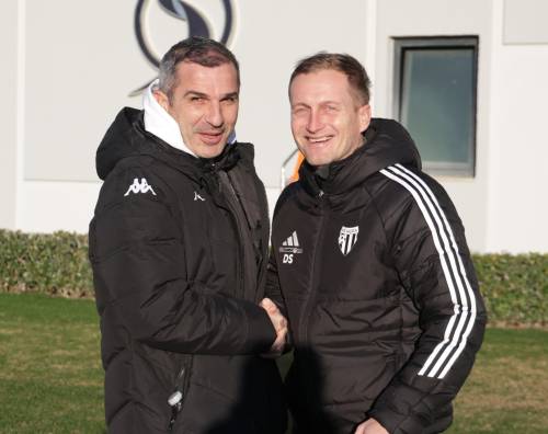 Trener Partizana Nenad Stojaković in trener Mure Darjan Slavic.