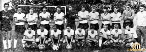 Mura v sezoni 1970/1971. Stojijo od leve: Husar II, Škrbić, Puškarič, Prostran, Posavec, Lazič, Žakula, Kovač, Horvat, Husar I, Cirkvenčič, Zorec (trener). Čepijo od leve: Vezjak, Satler, Krajnc I, Tkalčec, Košak, Martinuzzi, Krajnc II, Kerčmar in Čižmek.