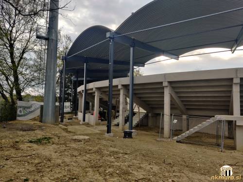 Gradbišče za severozahodno tribuno.