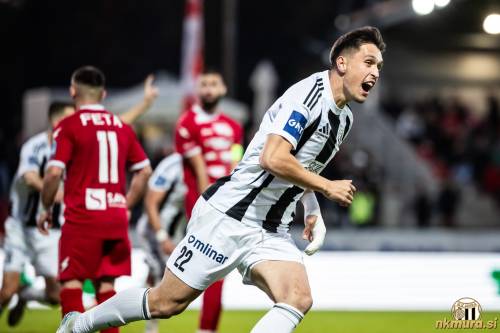 Najc Ajhmajer se veseli zadetka.