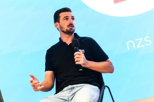 Ivan Dizdar na novinarski konferenci pred pričetkom tekmovanja v SŽNL.