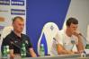 Trener Franc Cifer in kapetan Fabijan Cipot na novinarski konferenci na stadionu Valeriy Lobanovsky v Kijevu.