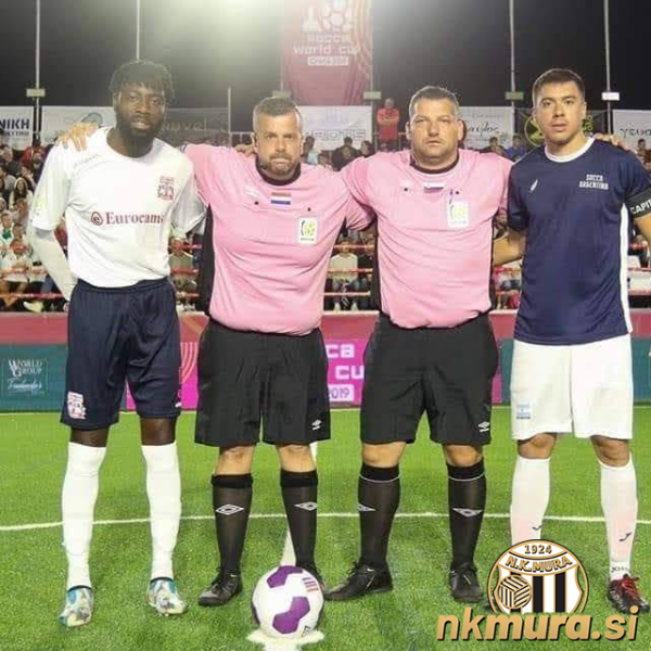 Leta 2019 je na Kreti potekalo svetovno malonogometno prvenstvo, kjer je Aleš Müller delil pravico na derbiju med Anglijo in Argentino. Leta 2019 je na Kreti potekalo svetovno malonogometno prvenstvo, kjer je Aleš Müller delil pravico na derbiju med Anglijo in Argentino.