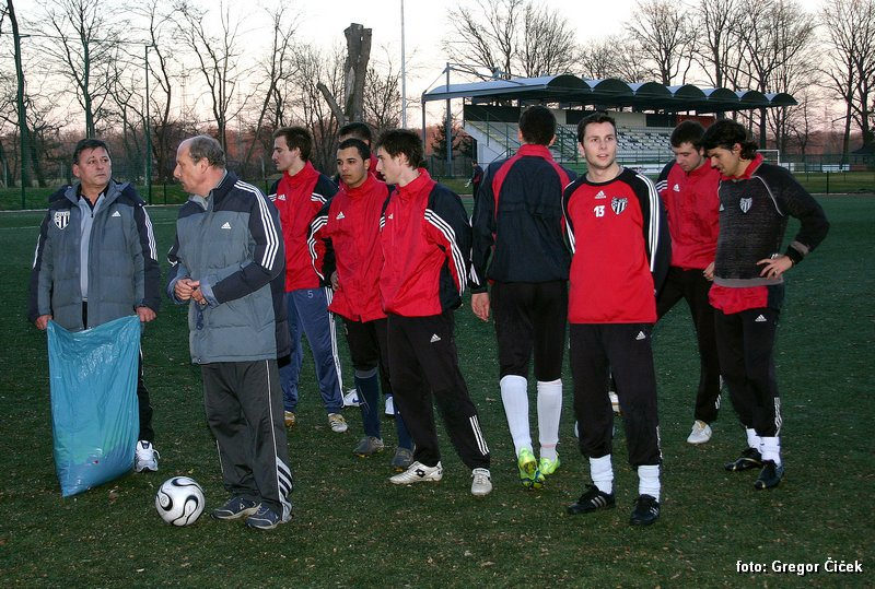 Nedeljko Topić (levo) in Milan Koblencer pripravljata prvi trening v letu 2007.