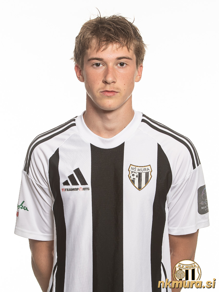 JanKrajnc_U19_2024_2025.jpg Jan Krajnc v dresu mladinske ekipe Mure v sezoni 2024/25.